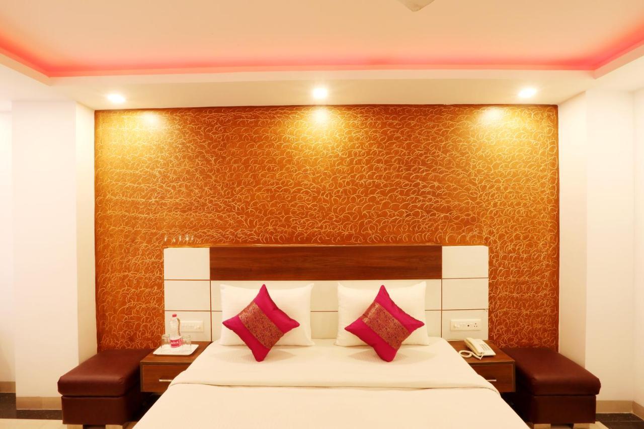 Hotel Ark Wood Nueva Delhi Exterior foto