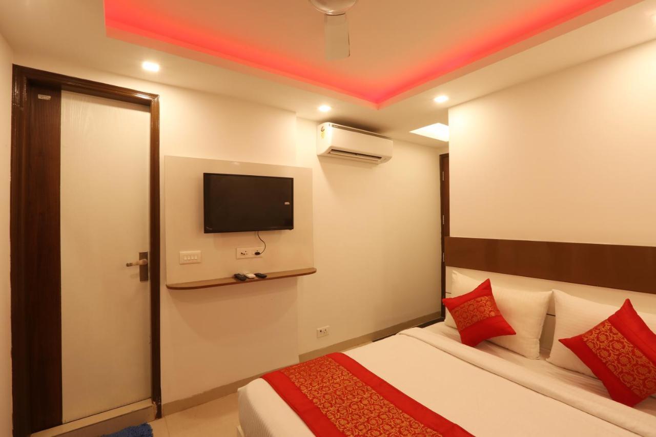 Hotel Ark Wood Nueva Delhi Exterior foto